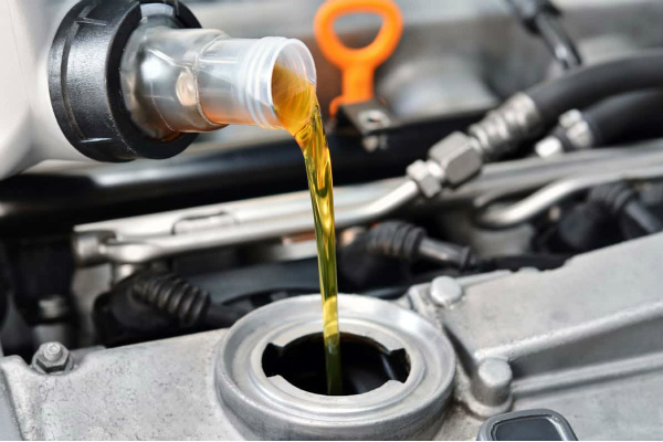 Đi bao lâu mới phải thay dầu xe máy?