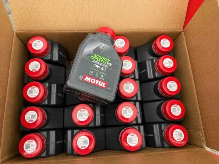 Hải quan phát hiện 16.000 hộp dầu nhớt giả nhãn hiệu MOTUL